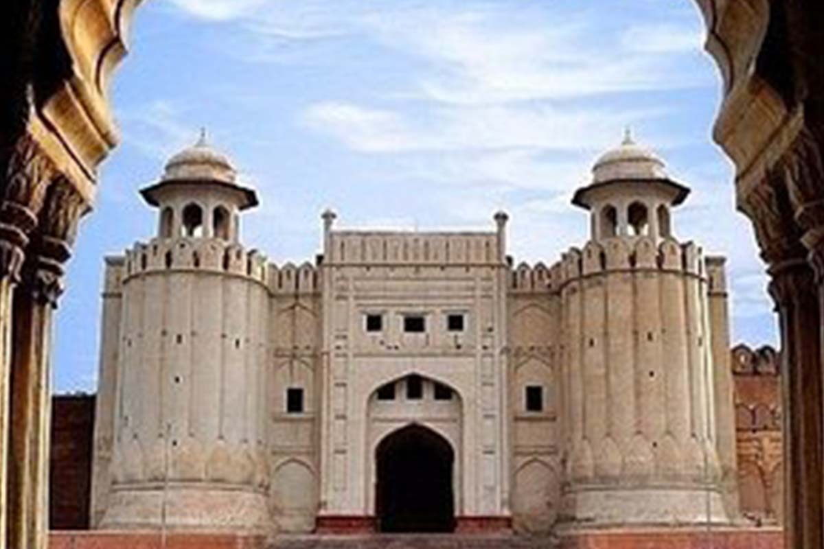 Modern & Traditional Architecture Trends in Gujranwala
